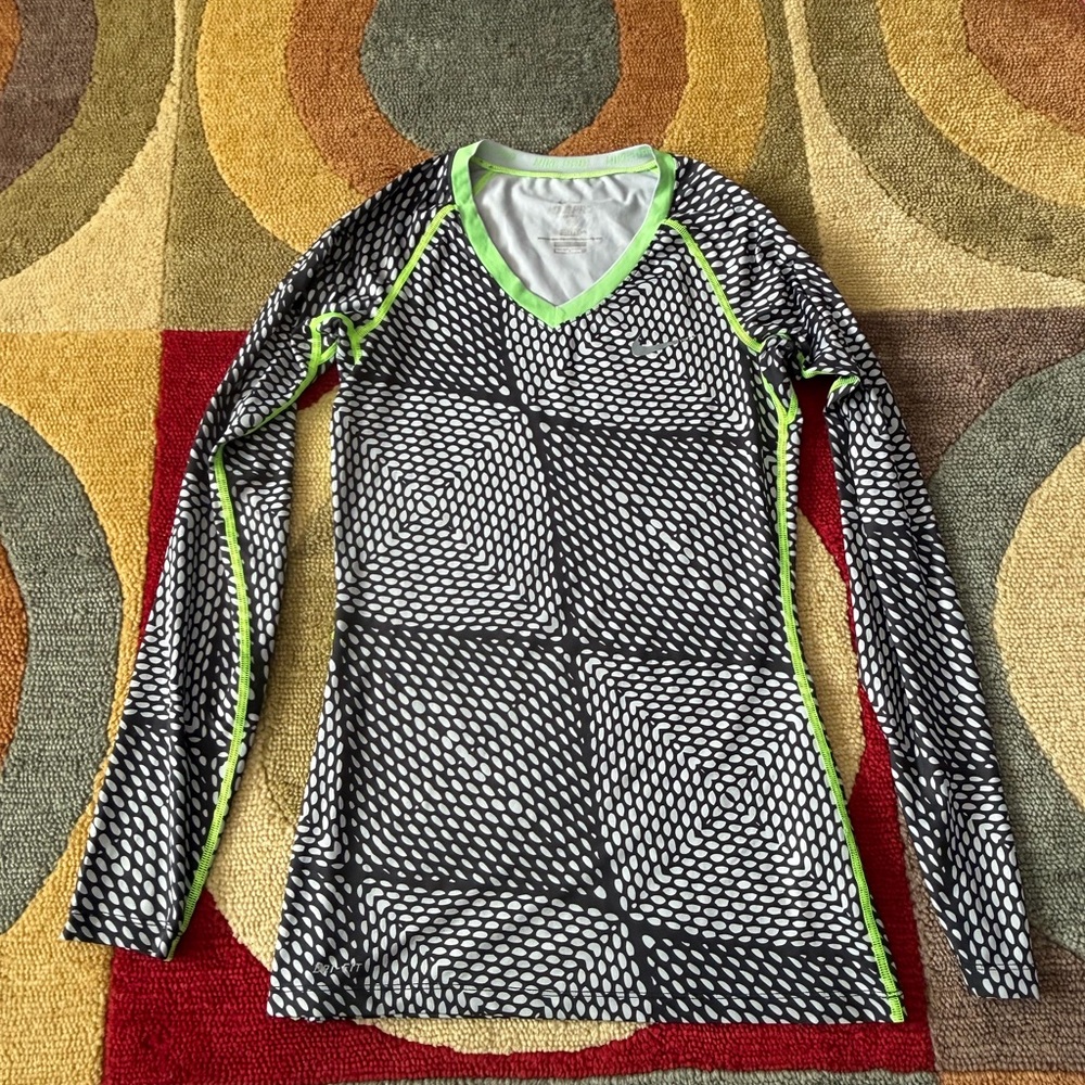 Nike Pro Dri Fit Fitted Stretchy Athletic Long Sleeve V Next Tee Shirt Top Small